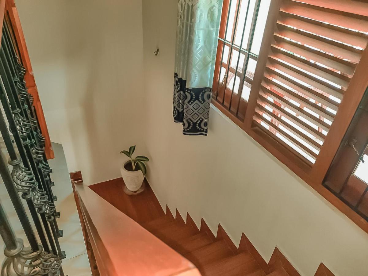Hotel White House Ratnapura Eksteriør bilde